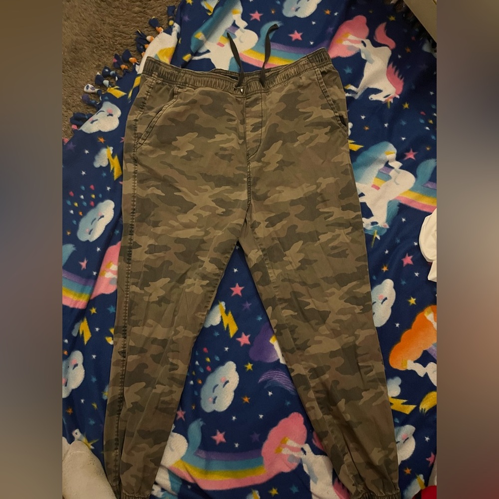 Aeropostale camo pants
